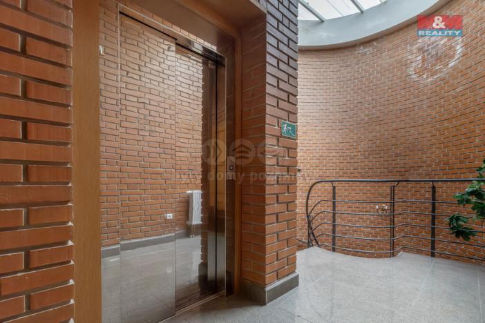 Prodej obchodního prostoru, Černotín, 2100 m2