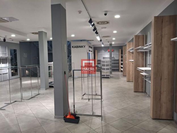 Pronájem obchodního prostoru, Olomouc, 28. října, 645 m2