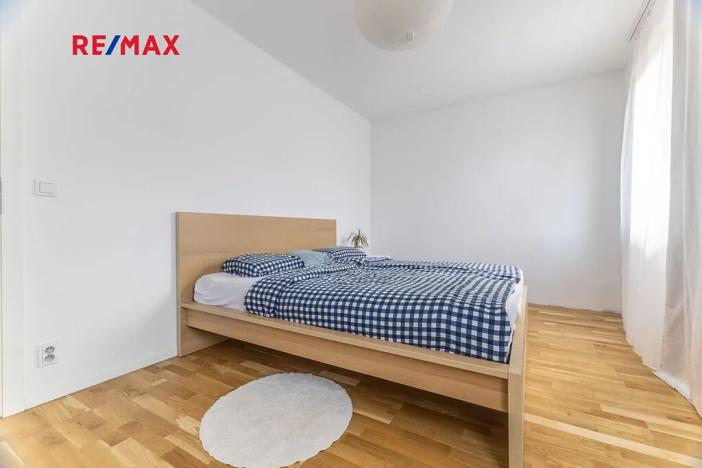 Prodej rodinného domu, Bavoryně, 194 m2