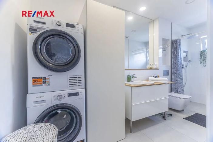 Prodej rodinného domu, Bavoryně, 194 m2