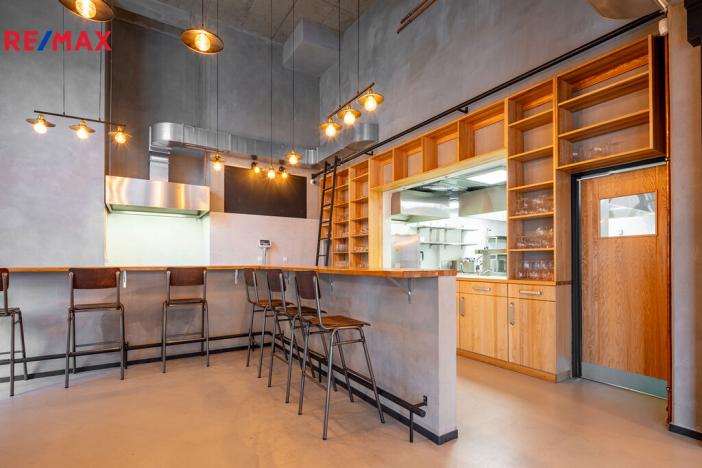 Prodej restaurace, Praha - Stodůlky, Tlumačovská, 365 m2