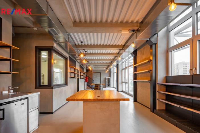 Prodej restaurace, Praha - Stodůlky, Tlumačovská, 365 m2