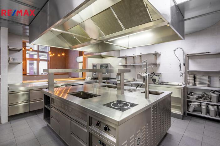 Prodej restaurace, Praha - Stodůlky, Tlumačovská, 365 m2