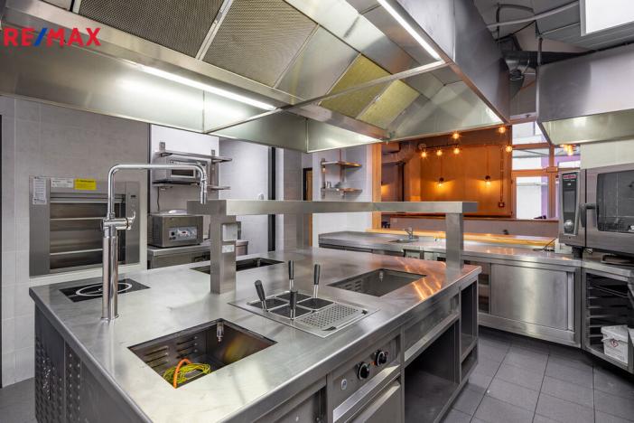 Prodej restaurace, Praha - Stodůlky, Tlumačovská, 365 m2