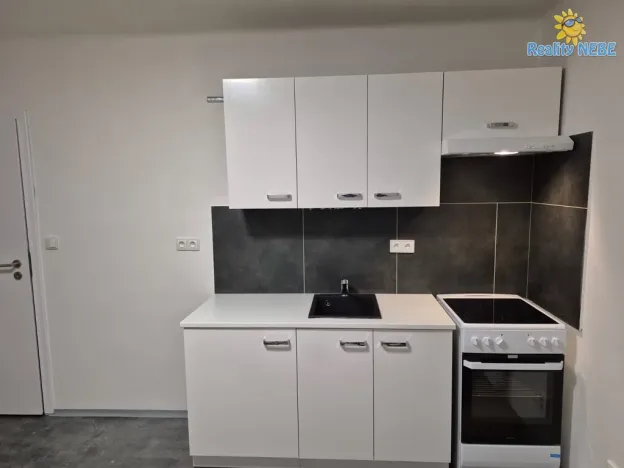 Pronájem bytu 2+1, Kladno, Petrohradská, 53 m2