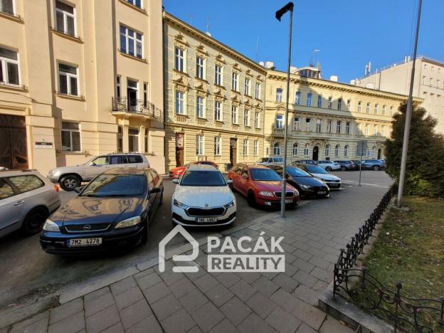 Prodej kanceláře, Olomouc, Kollárovo nám., 200 m2