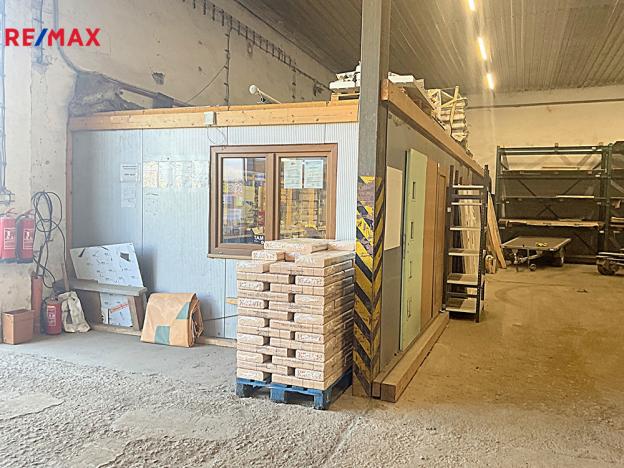 Prodej skladu, Přelouč, 2550 m2