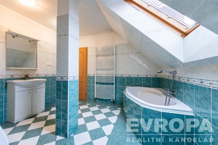 Prodej rodinného domu, Jesenice, Budějovická, 400 m2