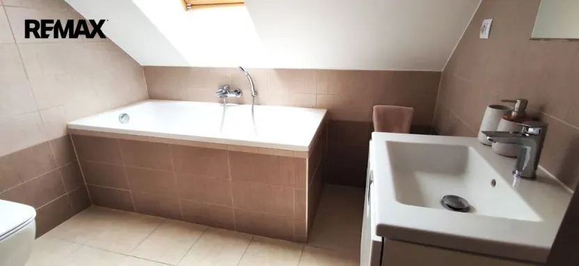 Prodej apartmánu, Zlaté Hory - Ondřejovice, 250 m2