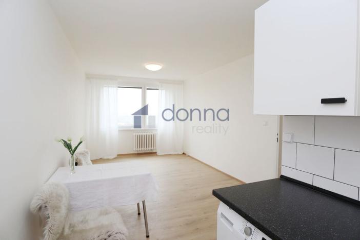 Pronájem bytu 2+kk, Praha - Petrovice, Kurčatovova, 43 m2