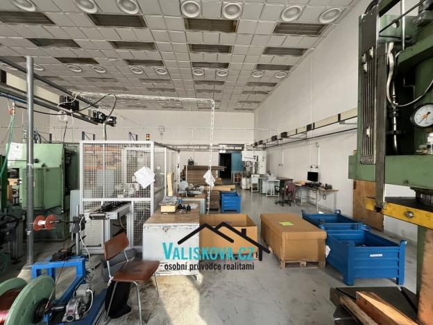 Pronájem skladu, Kroměříž, 900 m2