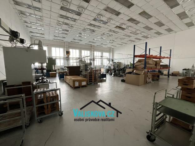 Pronájem skladu, Kroměříž, 900 m2