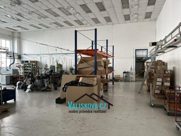 Pronájem skladu, Kroměříž, 900 m2