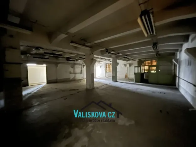 Pronájem skladu, Kroměříž, Hulínská, 792 m2