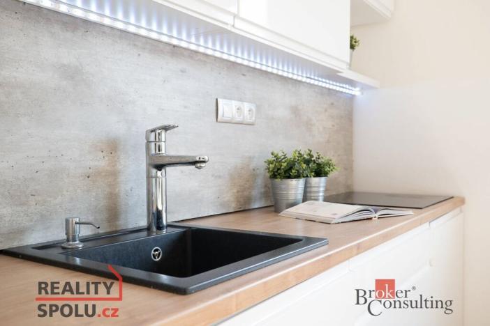 Prodej rodinného domu, Praha - Kyje, Splavná, 105 m2