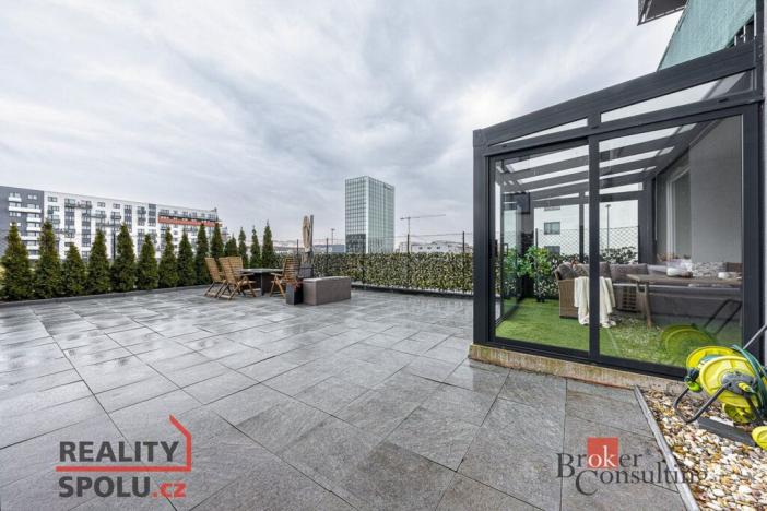 Prodej bytu 2+kk, Praha - Vysočany, Strnadových, 50 m2