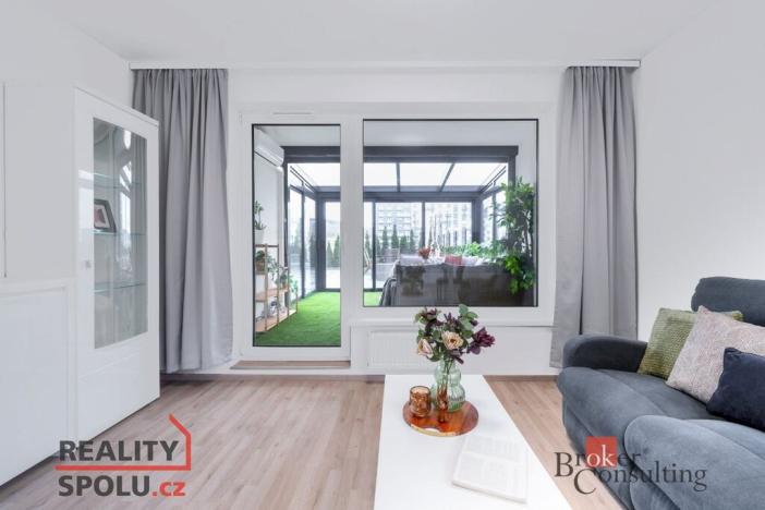 Prodej bytu 2+kk, Praha - Vysočany, Strnadových, 50 m2