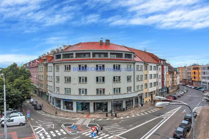 Pronájem kanceláře, Hradec Králové, třída Karla IV., 240 m2