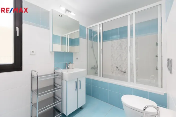 Prodej bytu 2+kk, Karlovy Vary, Pražská silnice, 63 m2