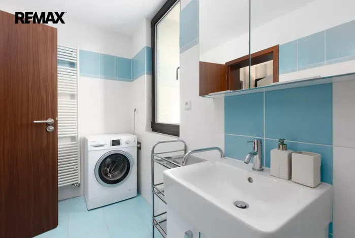 Prodej bytu 2+kk, Karlovy Vary, Pražská silnice, 63 m2