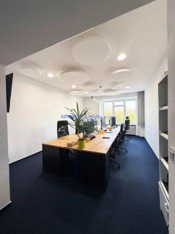 Pronájem bytu 6+kk a větší, Hradec Králové, třída Karla IV., 240 m2