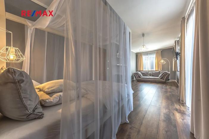 Prodej rodinného domu, Líbeznice, Nedvědova, 320 m2