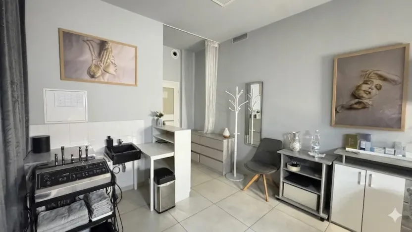 Pronájem obchodního prostoru, Praha - Karlín, Křižíkova, 25 m2