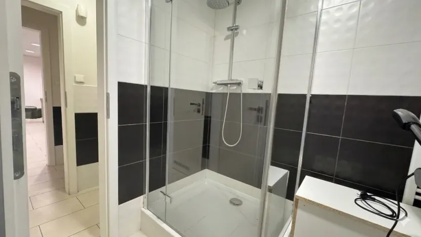 Pronájem obchodního prostoru, Praha - Karlín, Křižíkova, 25 m2