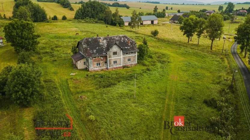 Prodej rodinného domu, Královec, 300 m2