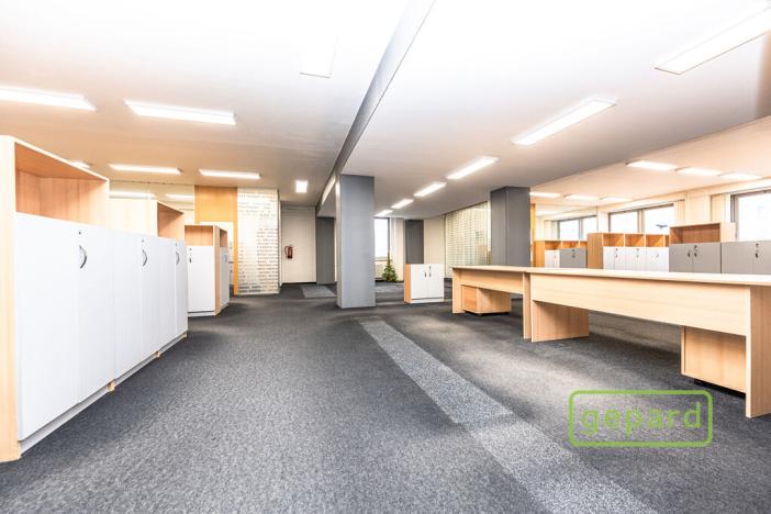 Pronájem kanceláře, Praha - Motol, Plzeňská, 653 m2