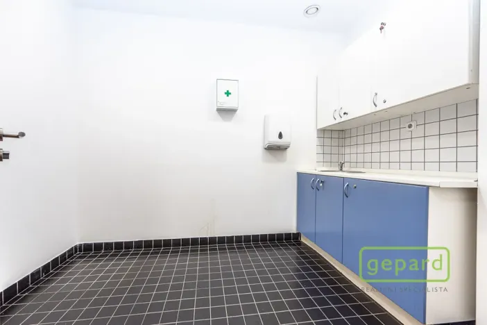 Pronájem kanceláře, Praha - Motol, Plzeňská, 653 m2