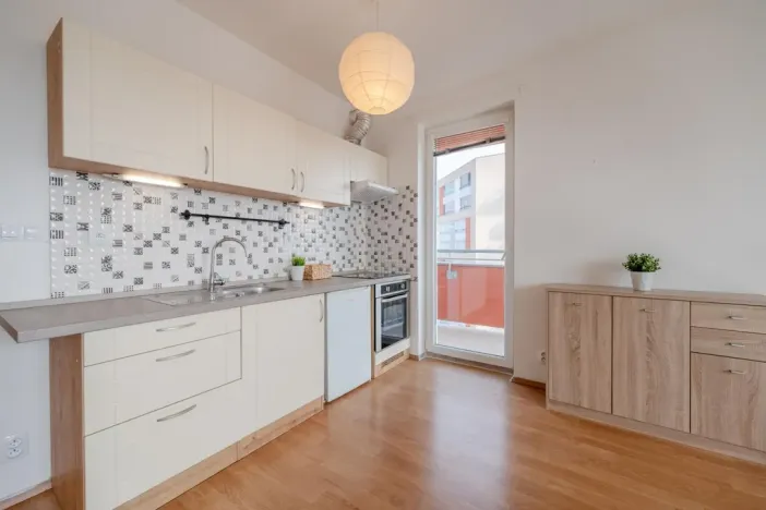 Pronájem bytu 1+kk, Praha - Horní Měcholupy, Modenská, 26 m2