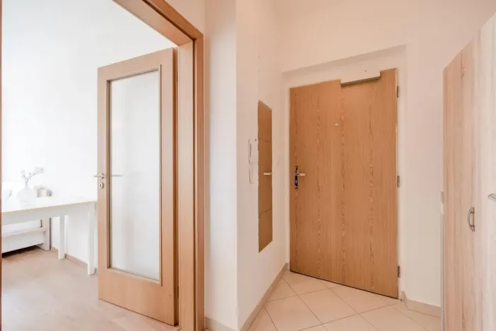 Pronájem bytu 1+kk, Praha - Horní Měcholupy, Modenská, 26 m2