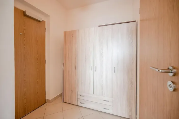 Pronájem bytu 1+kk, Praha - Horní Měcholupy, Modenská, 26 m2