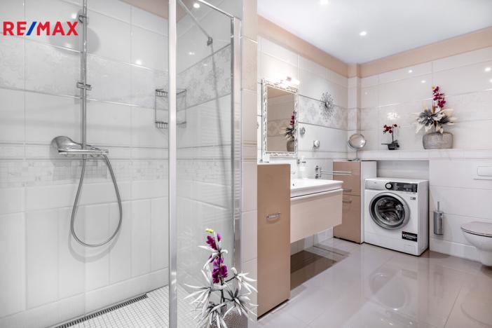 Prodej rodinného domu, Karlovy Vary - Dvory, Chebská, 256 m2