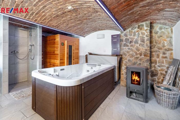 Prodej rodinného domu, Karlovy Vary - Dvory, Chebská, 256 m2