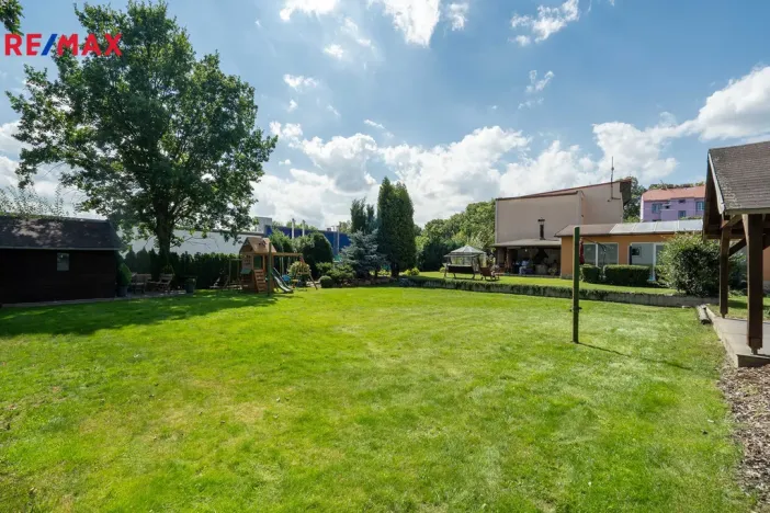 Prodej rodinného domu, Karlovy Vary - Dvory, Chebská, 256 m2