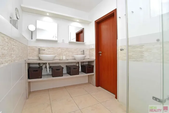 Pronájem rodinného domu, Popovičky - Chomutovice, Petrovy Vrchy, 113 m2