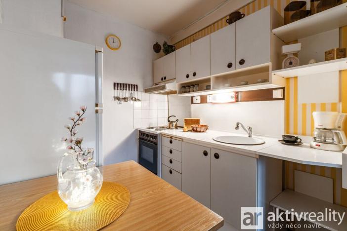 Pronájem bytu 1+kk, Praha - Stodůlky, V hůrkách, 32 m2