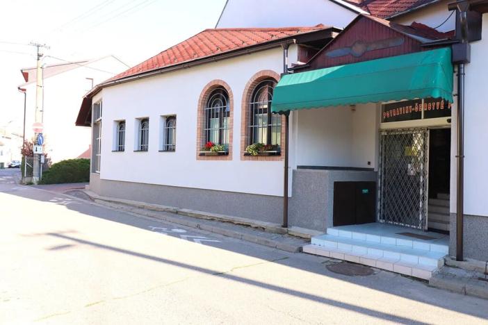 Pronájem obchodního prostoru, Pohořelice, Hybešova, 120 m2