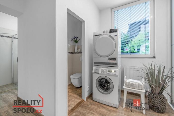 Prodej obchodního prostoru, Jablonec nad Nisou - Mšeno nad Nisou, Želivského, 300 m2