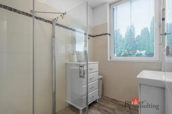 Prodej obchodního prostoru, Jablonec nad Nisou - Mšeno nad Nisou, Želivského, 300 m2