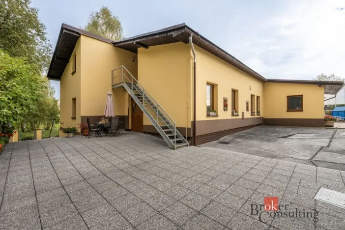 Prodej obchodního prostoru, Jablonec nad Nisou - Mšeno nad Nisou, Želivského, 300 m2