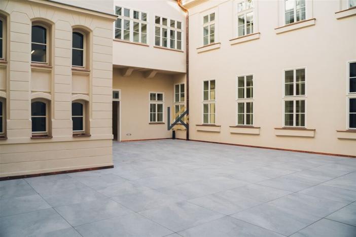 Pronájem kanceláře, Praha - Staré Město, Na příkopě, 330 m2
