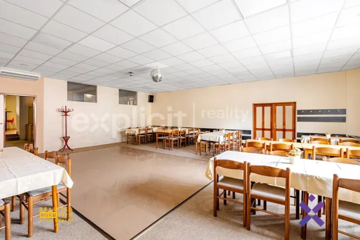 Prodej restaurace, Bojkovice, Sušilova, 1000 m2