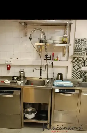 Pronájem restaurace, Zlín, náměstí Práce, 58 m2