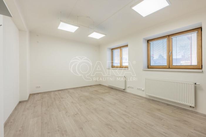 Pronájem kanceláře, Zbuzany, Ořešská, 30 m2