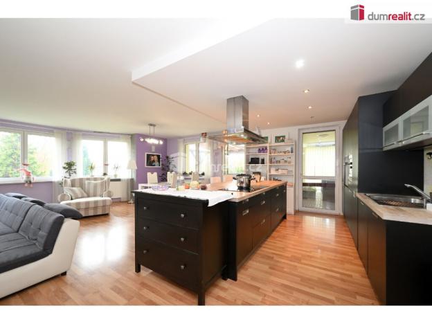 Prodej rodinného domu, Praha - Lochkov, K úvozu, 261 m2