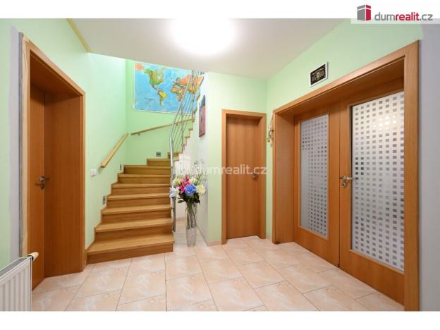 Prodej rodinného domu, Praha - Lochkov, K úvozu, 261 m2