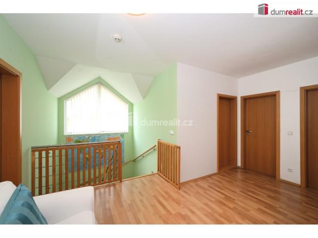 Prodej rodinného domu, Praha - Lochkov, K úvozu, 261 m2